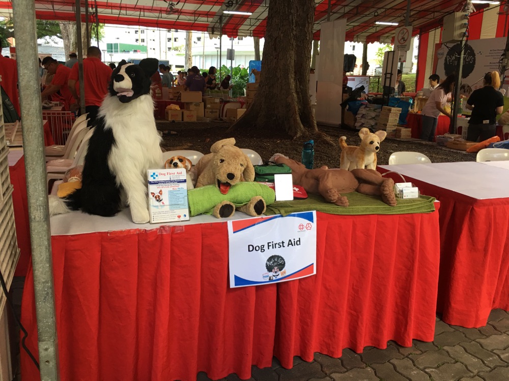 Dog First Aid’s talk and demonstration at Paws & Furs, Tanjong Pagar GRC & Radin Mas SMC, December 2017
